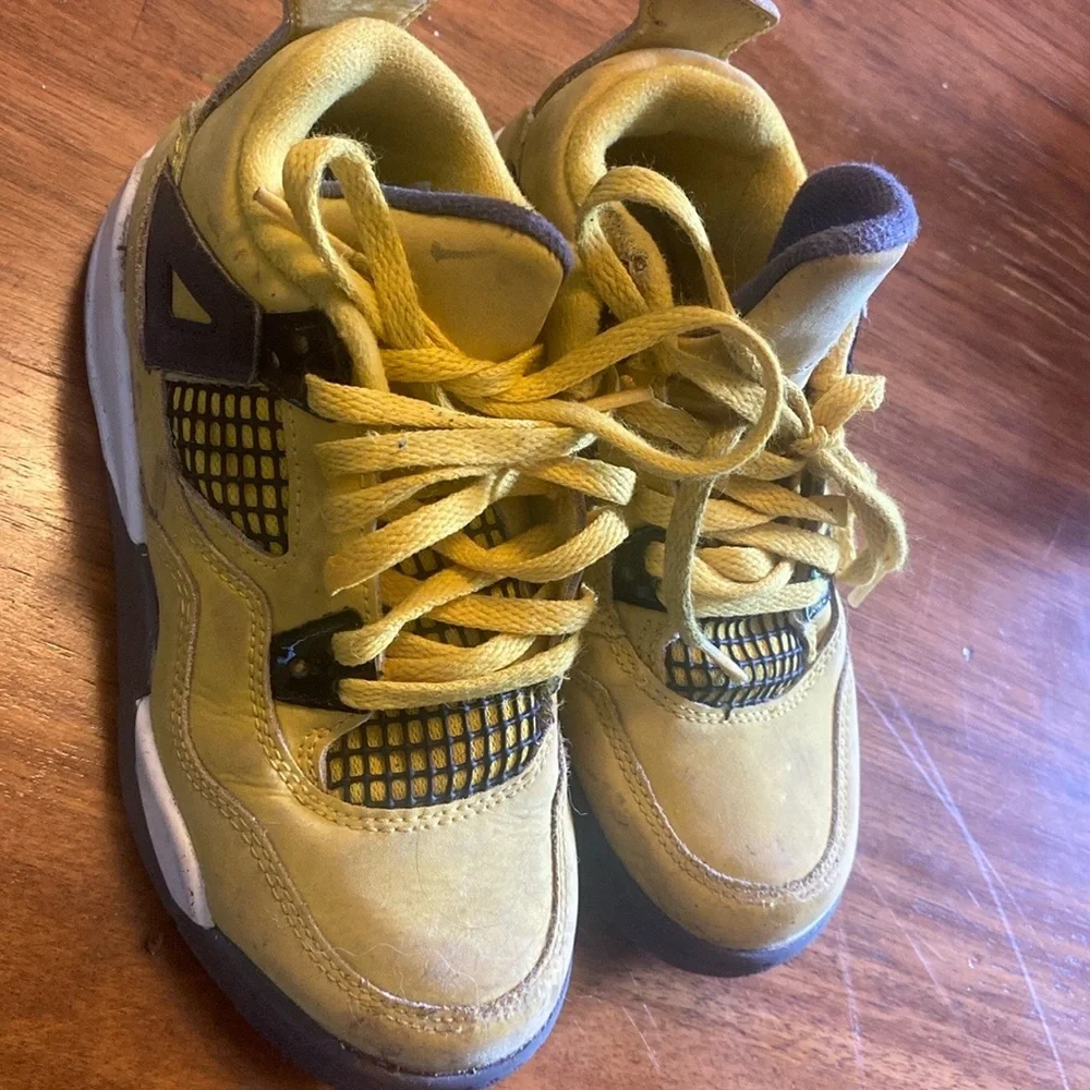 Kids 13c Used but good condition Nike‎ Jordan Lightning 4